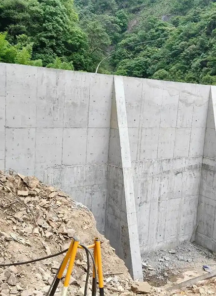 平顶山新华区重力式挡土墙